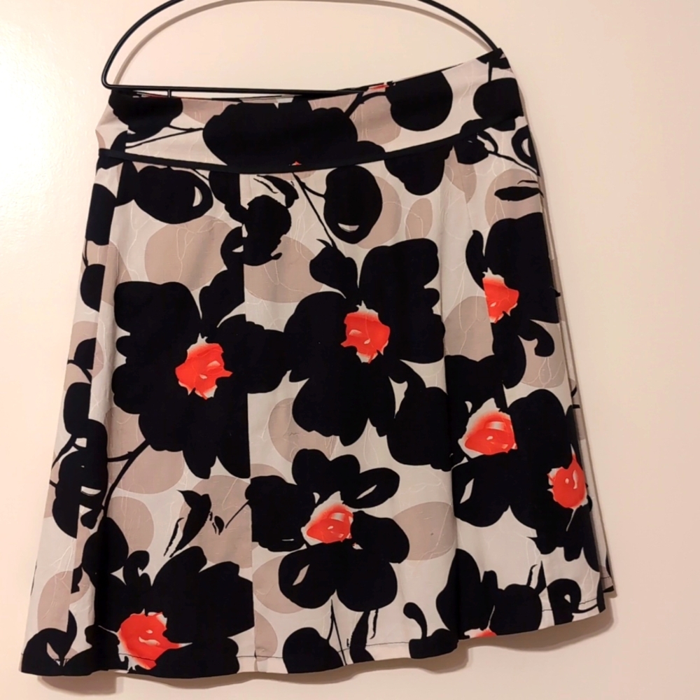 P Luca Milano designer skirt in florals. Size 4